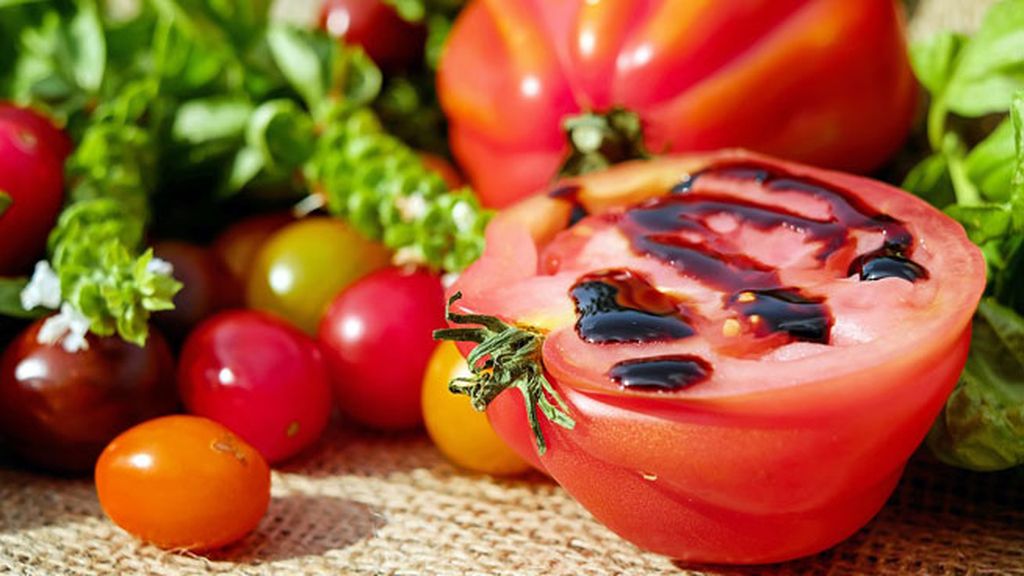 Tomate, contra el sol y la contaminación