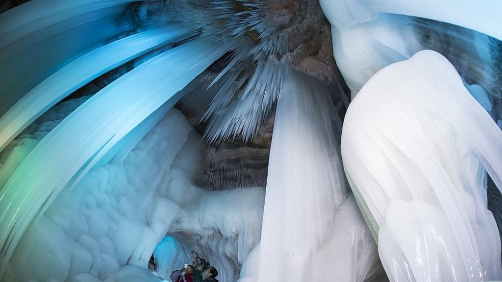 Una caverna congelada a 17º