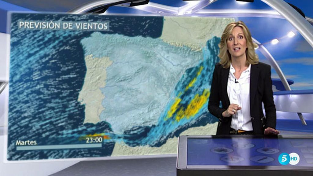 El viento sigue siendo noticia: sopla fuerte y arrastra nubes al Mediterráneo