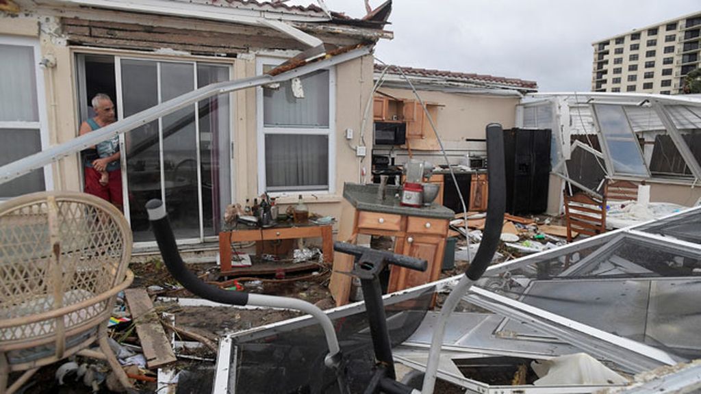 'Matthew' se reduce a ciclón postropical y podría desaparecer en las próximas 24 horas