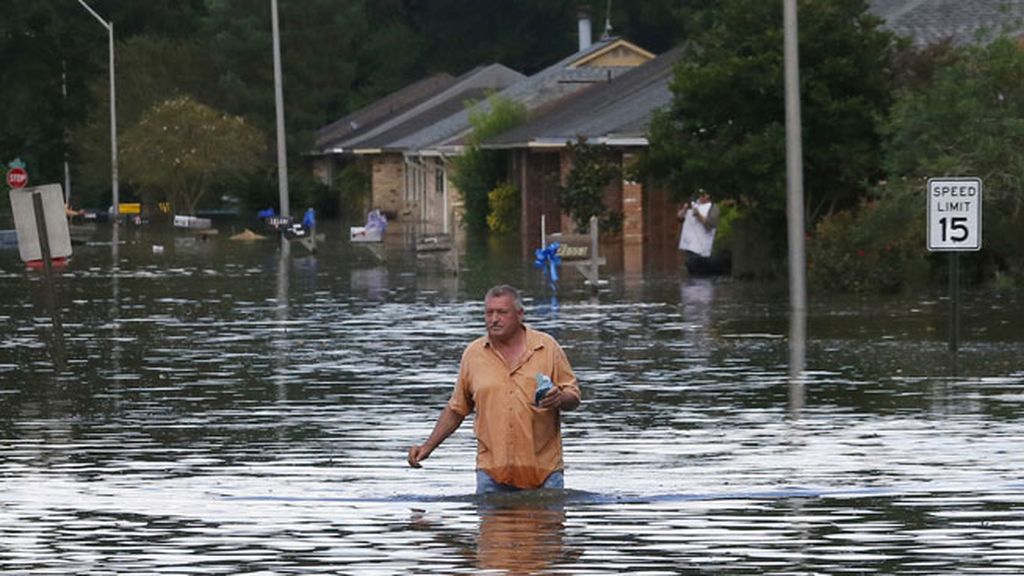 Es la peor catástrofe desde el huracán Katrina, según el gobernador del estado de Louisiana