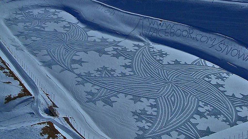 La nieve es el material de sus obras de arte