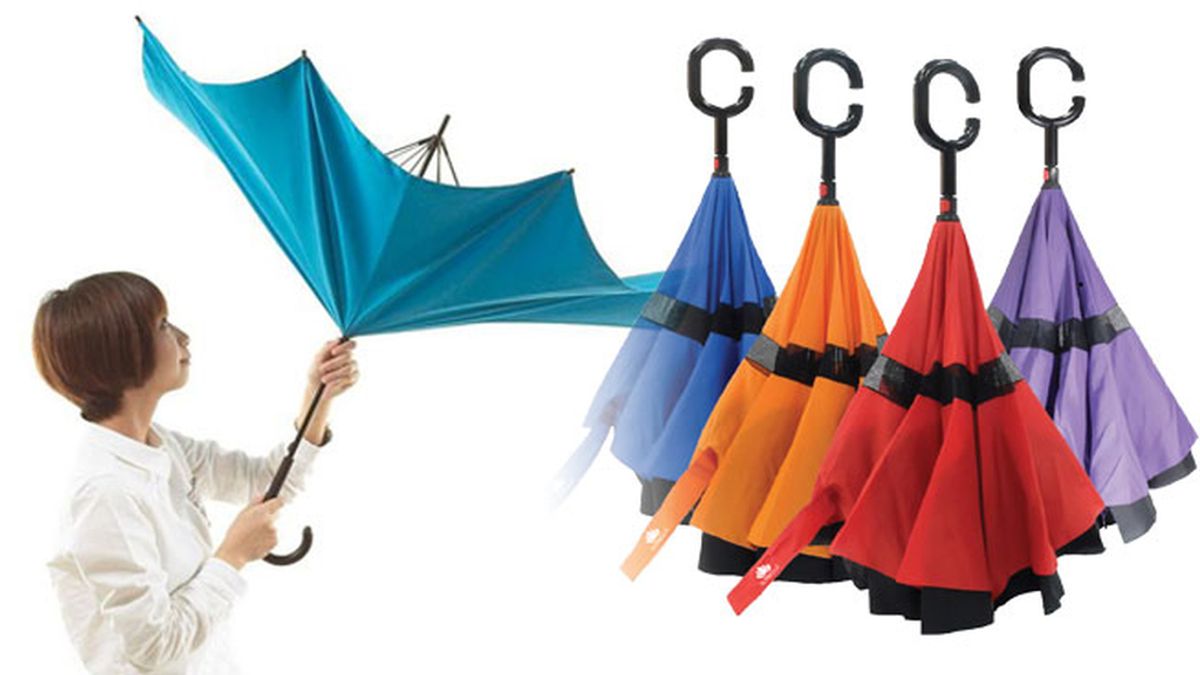 El paraguas total: funciona al revés para que, al cerrarlo, te mojes ni un poco