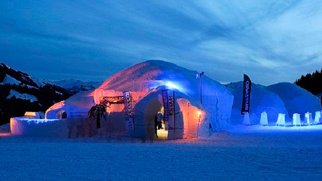 Alpeniglu Igloo Village en Thale, Austria: museo de hielo
