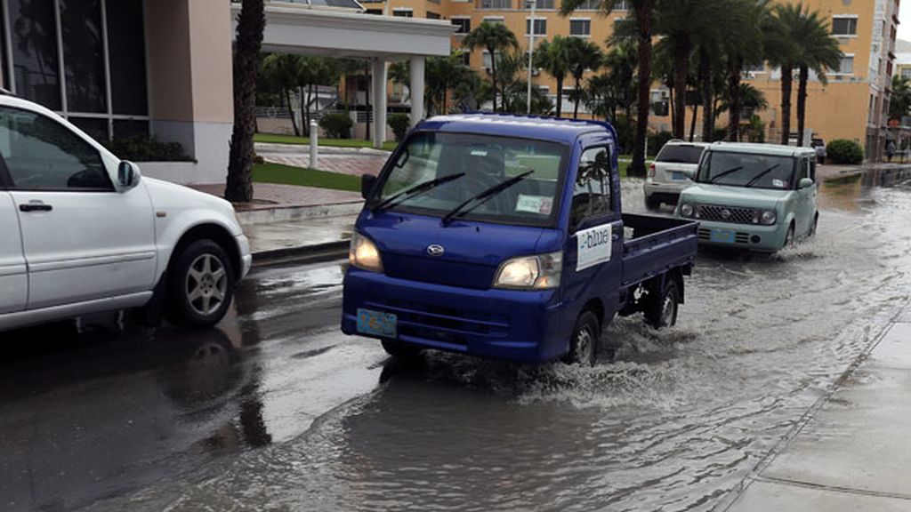 Florida se prepara para 'Matthew': Casi dos millones de personas podrían ser evacuadas