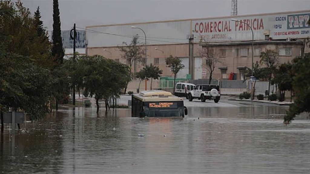 Víctimas mortales, daños y perros rescatados: las peores inundaciones de Málaga en 25 años