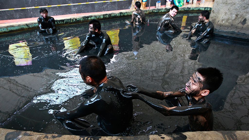Luz, agua y colores para despedir al sol