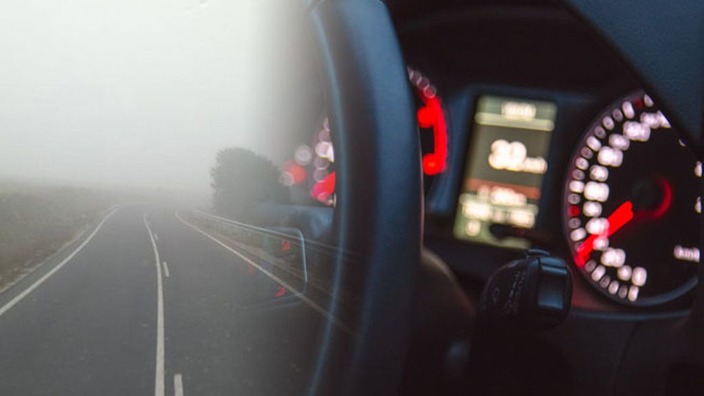 coche niebla