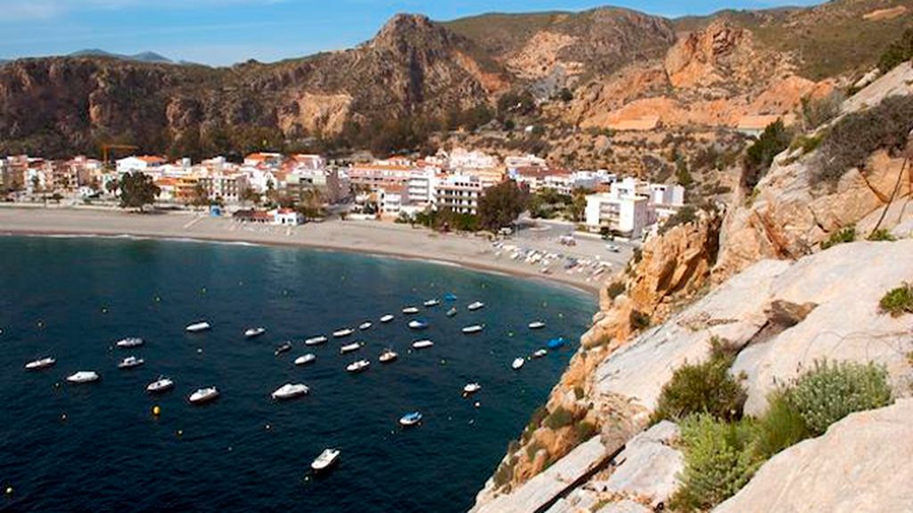 Procesiones, nieve y playa, todo junto sólo en Granada