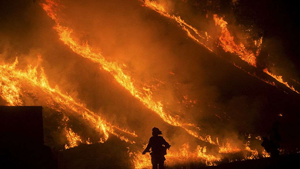 El ‘Incendio del Valle’ devora 200 kilómetros