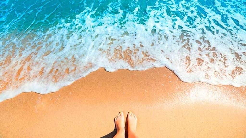 Azul sobre amarillo, olor de mar sobre brisa: cuando vista y olfato despiertan en la playa