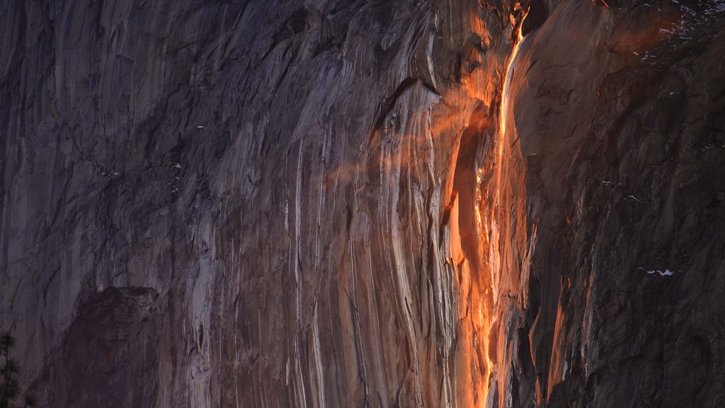 ¡Por fin! Ya se ha podido ver el espectacular 'salto de fuego' de Yosemite de este año