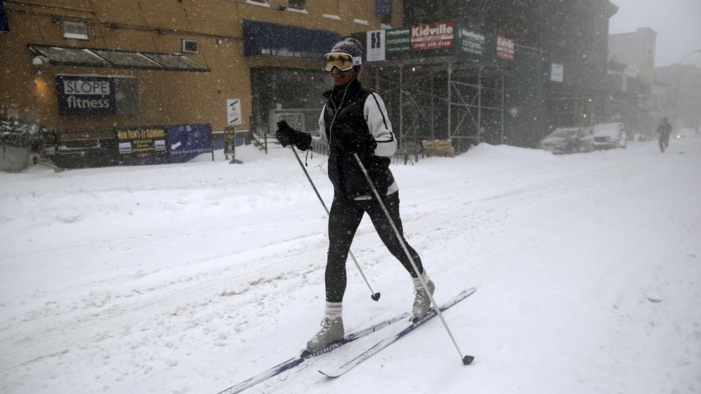 La moda del #SnowChallenge: nadar en la nieve y otras ocurrencias
