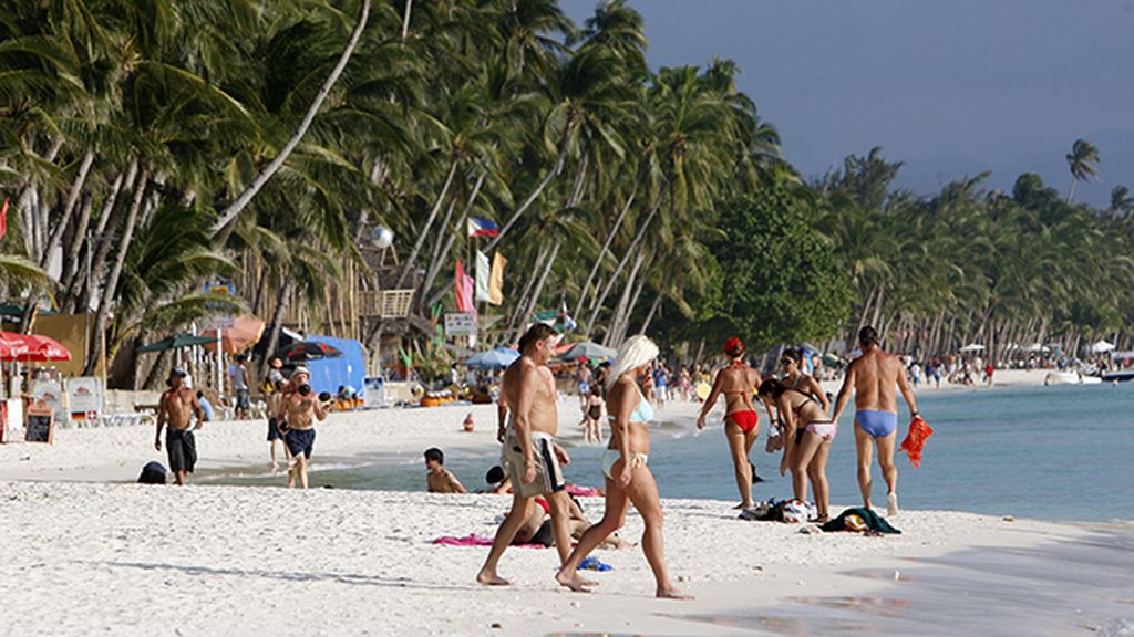 White Beach, la playa de Boracay más famosa de Filipinas