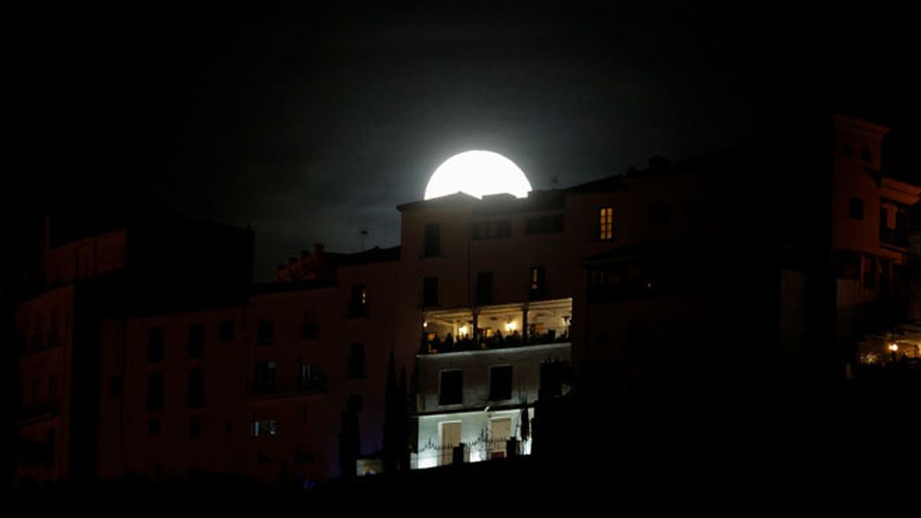 México, Venezuela, España... todo el planeta mirando al cielo