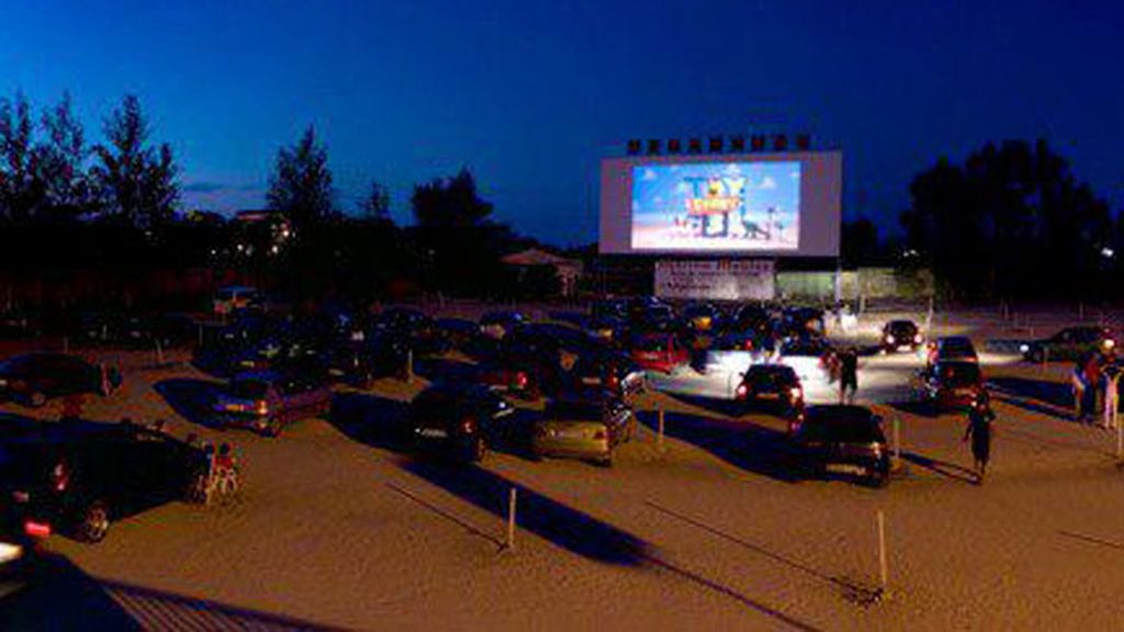 La pantalla más grande de Europa, en el Autocine Drive-in de Denia