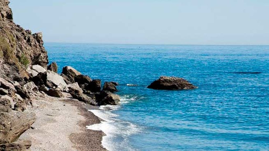 ¡En nuestra propia Costa Tropical! En Cala Chilches (Granada)