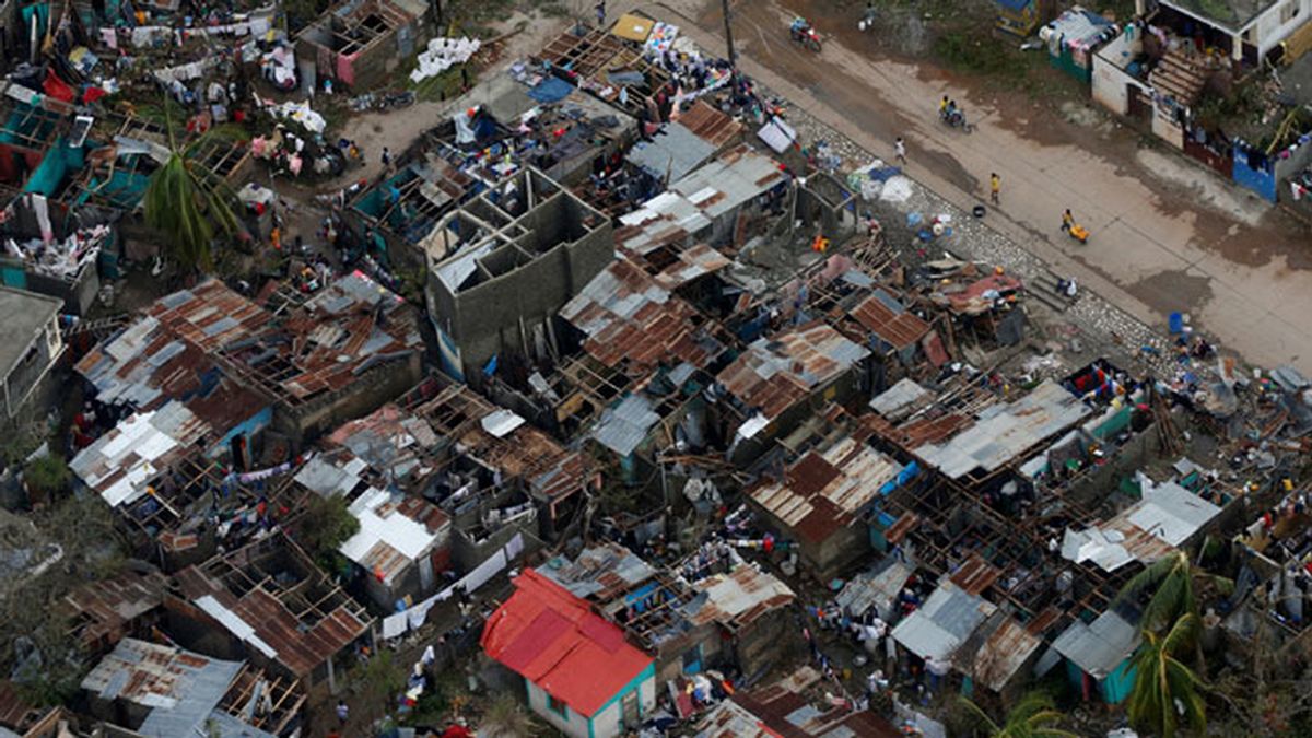 Florida se prepara para 'Matthew': Casi dos millones de personas podrían ser evacuadas