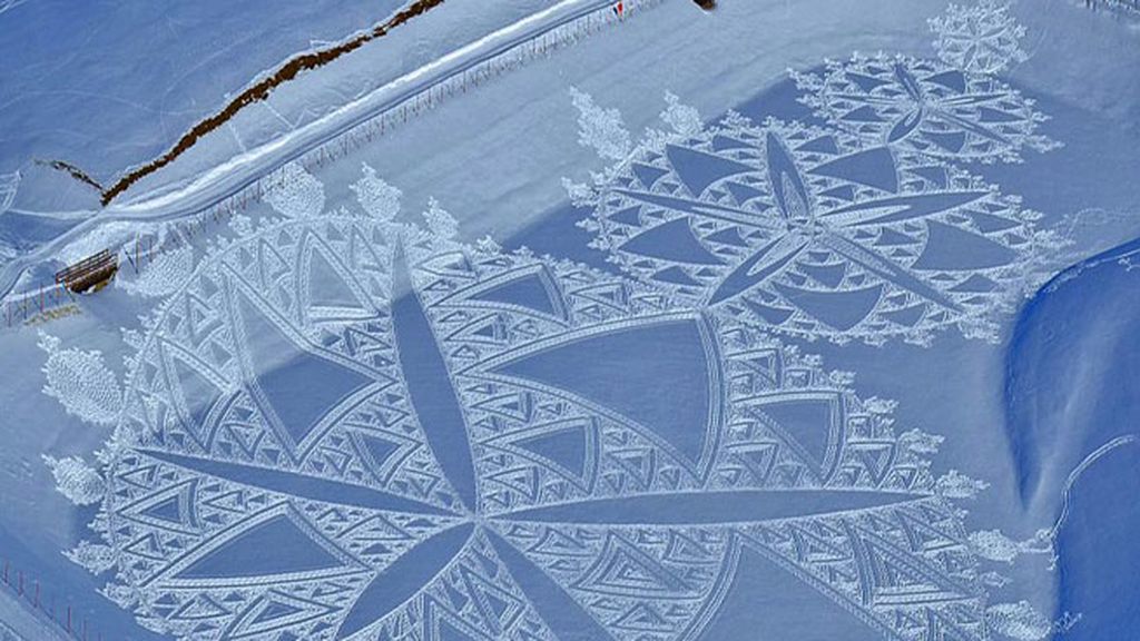 La nieve es el material de sus obras de arte