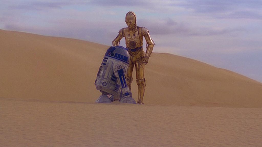 R2D2 y C3PO en el desierto infinito de Tatooine