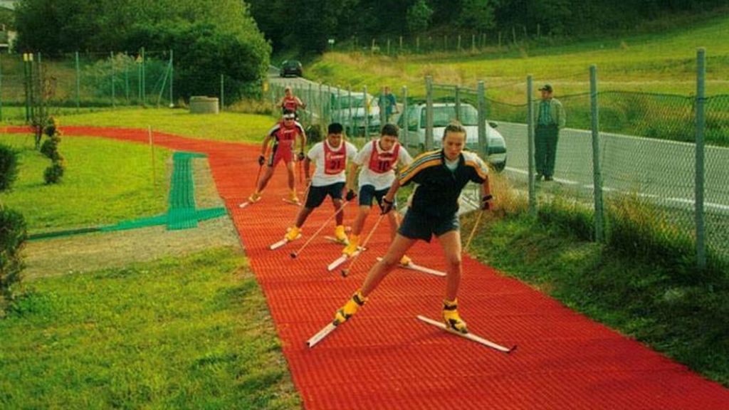 Snowboard, competición de saltos, trineos sui generis...