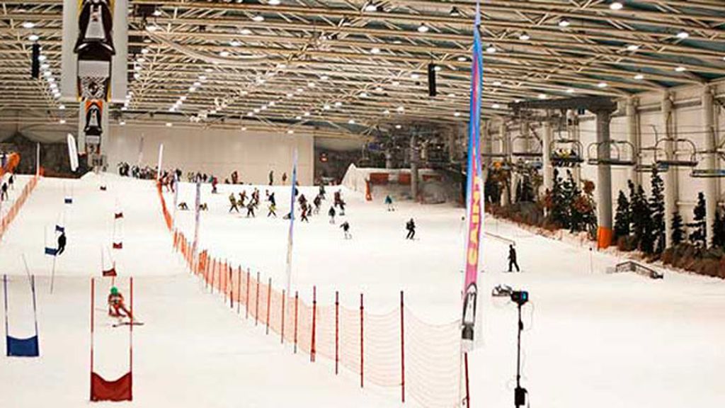 Los deportes de invierno, también 'indoor': visita La pista de esquí artificial de Xanadú