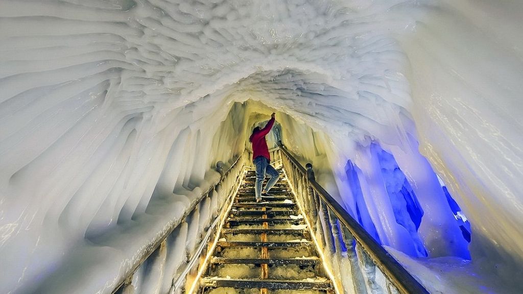 Una caverna congelada a 17º