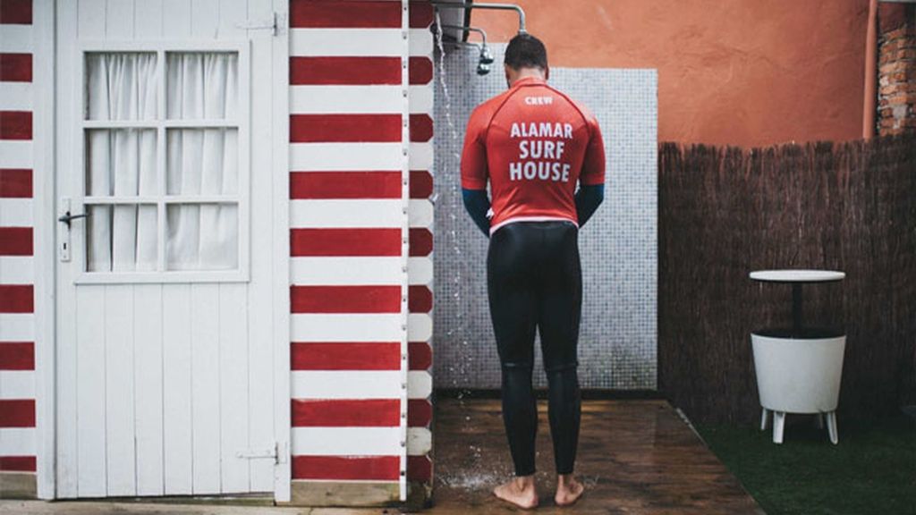 Surf y un poco de historia en Alamar Surf House. Salinas (Cantabria)