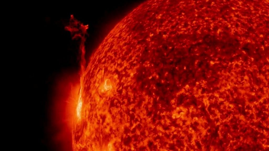 El Sol lanza tres llamaradas de fuerza media