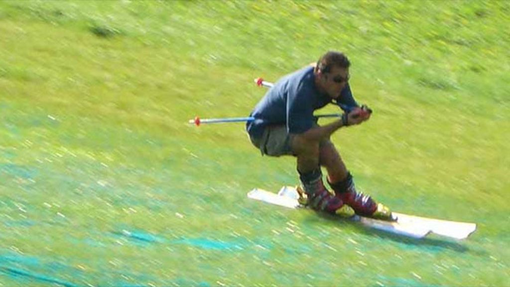 Snowboard, competición de saltos, trineos sui generis...