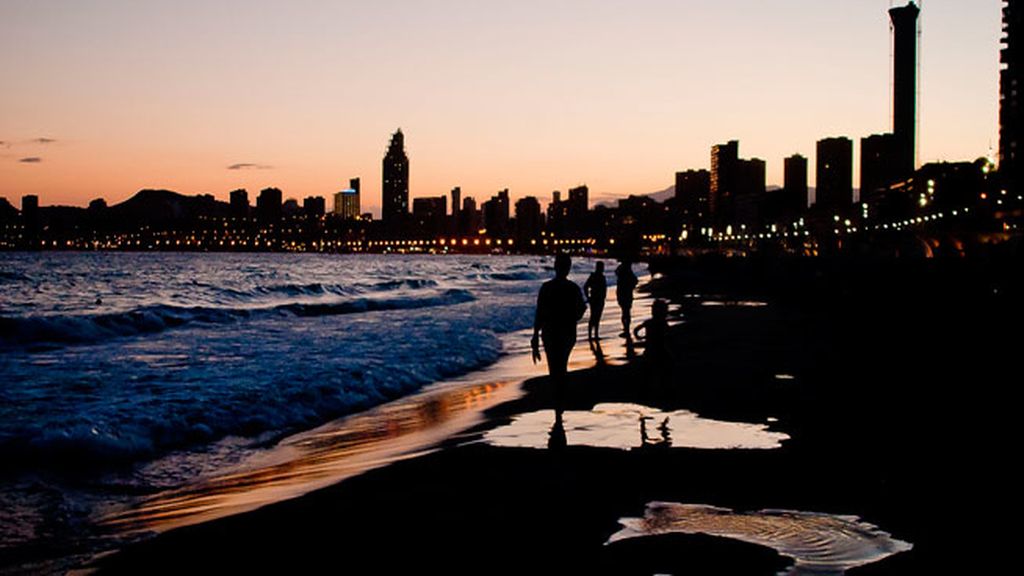 De Levante a Poniente, Benidorm y sus puestas de sol