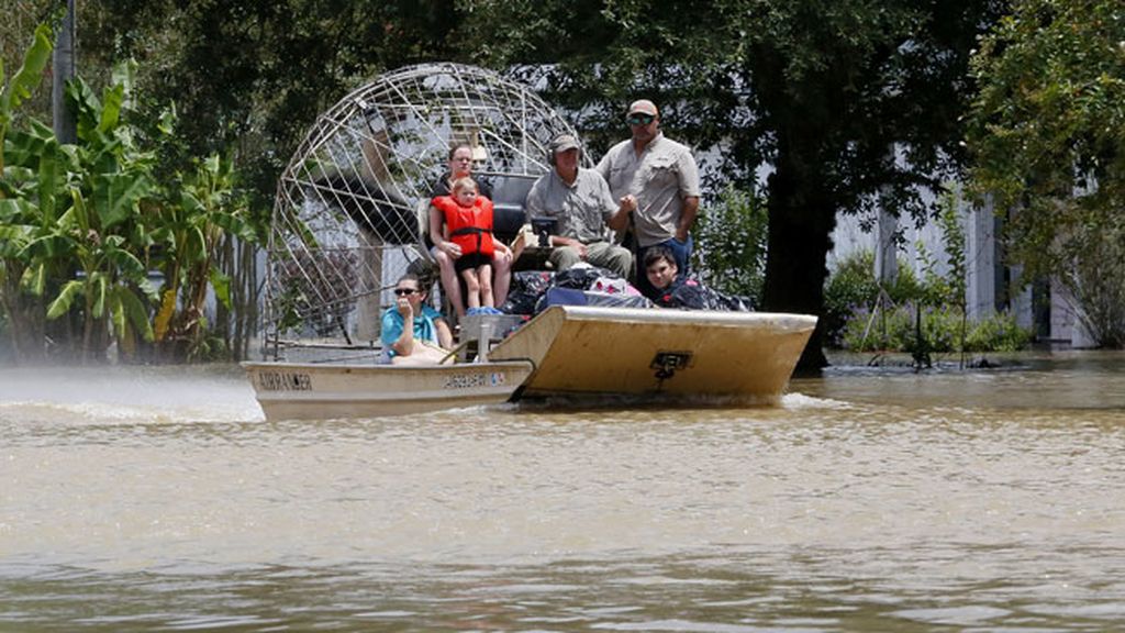 Es la peor catástrofe desde el huracán Katrina, según el gobernador del estado de Louisiana