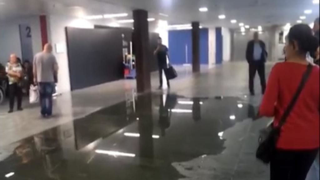 Una tromba de agua inunda un hospital en Lugo