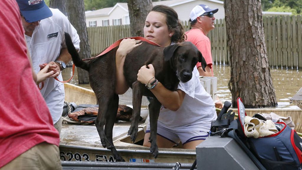 Es la peor catástrofe desde el huracán Katrina, según el gobernador del estado de Louisiana