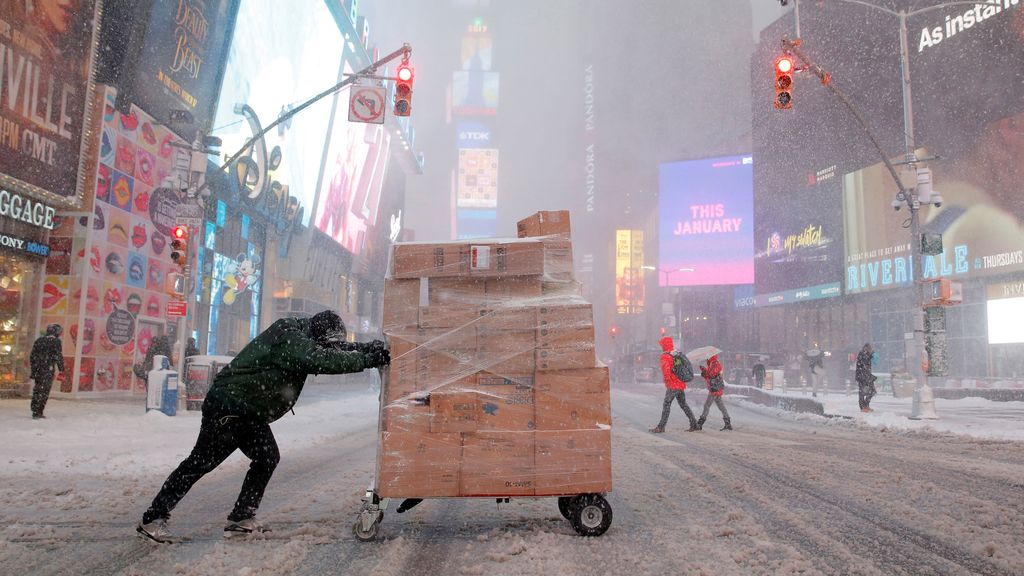 Nueva York, de blanco: Times Square y otros icónicos rincones cubiertos de nieve