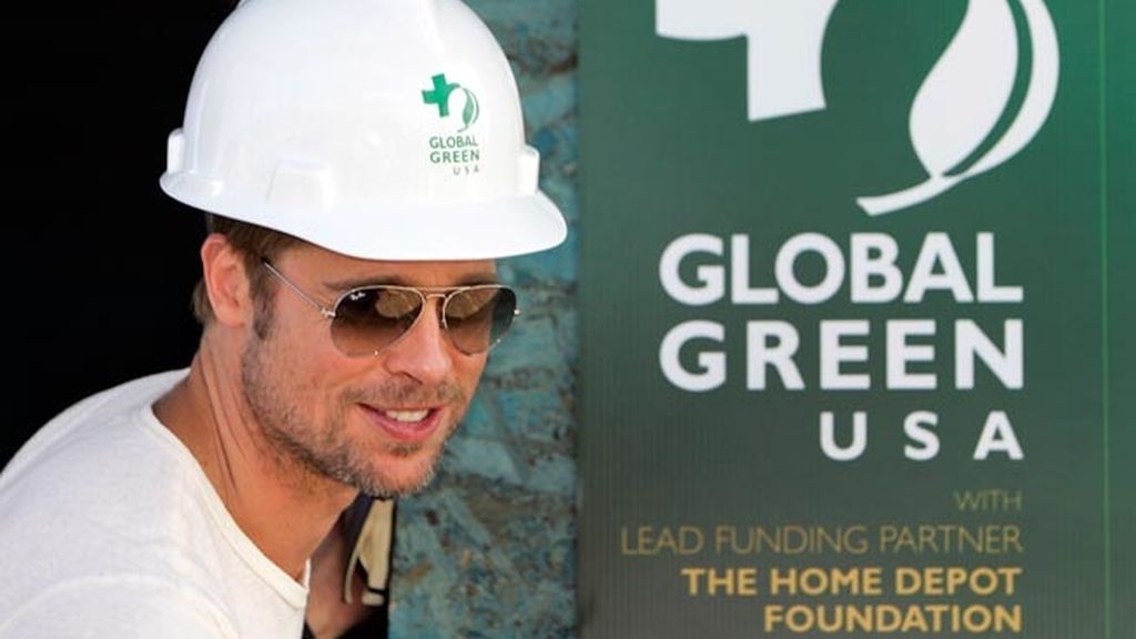 Brad Pitt construyendo las casas sostenibles