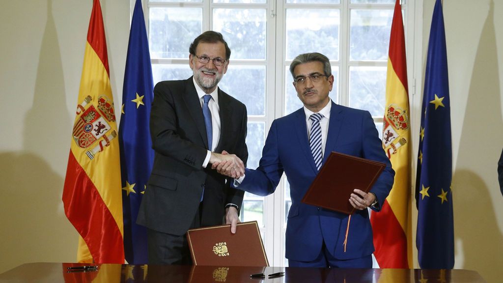 Rajoy y Nueva Canarias firman el acuerdo para aprobar los Presupuestos de 2017