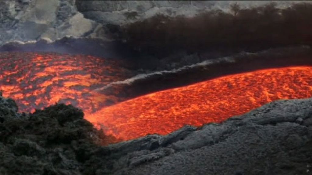 Ríos de lava como nunca antes los habías visto: el volcán Etna sigue muy activo