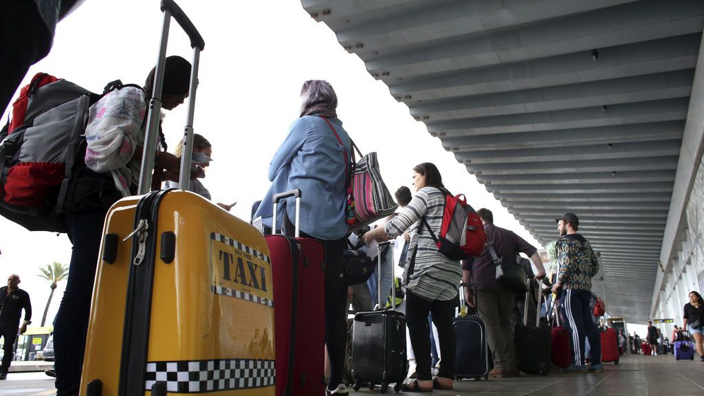 Sin taxis en las grandes ciudades para protestar contra Uber y Cabify