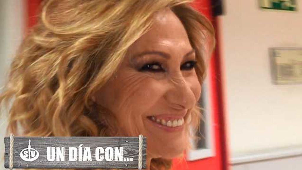 Tras pasar por "chapa y pintura", Rosa Benito se encuentra con el resto de colaboradores