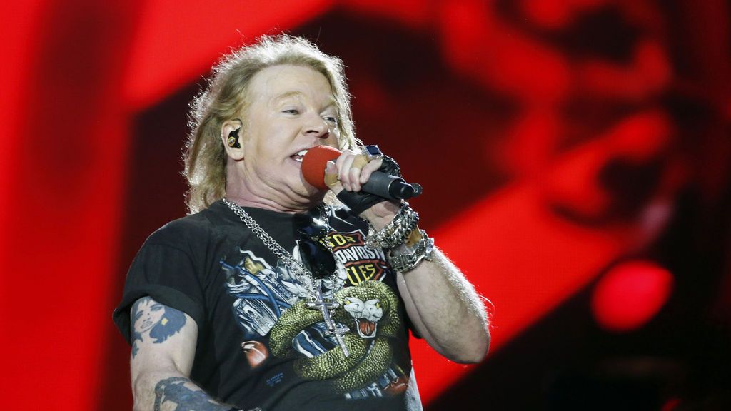 Guns N' Roses, en concierto  ante 40.000 personas en San Mamés