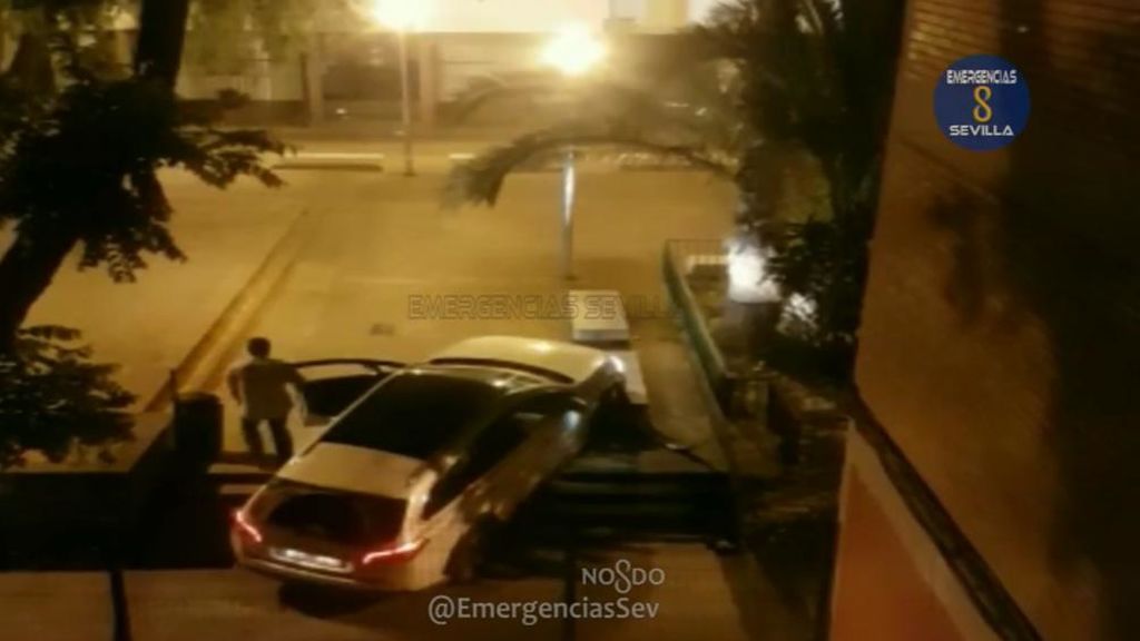 Conductor borracho y accidentado en Sevilla: "Agente, ¿he llegado ya a Badajoz?"
