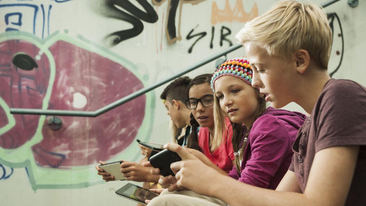 Los adolescentes con baja autoestima son más adictos al móvil