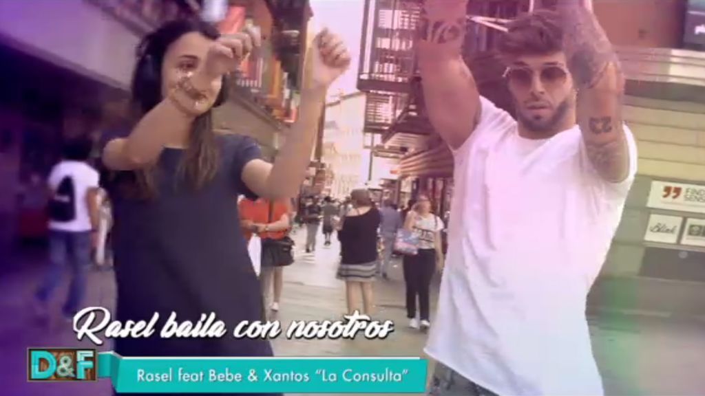 ¡Rasel sale a la calle y baila con nosotros!