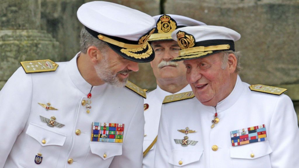 El rey Felipe y Don Juan Carlos, rememorando días pasados