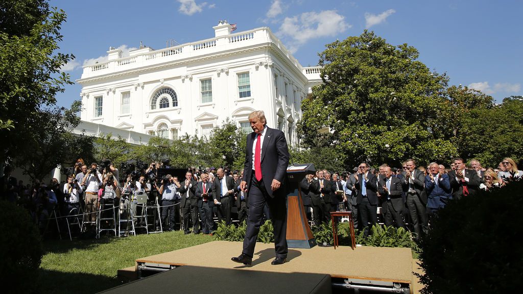 Donald Trump anunciando el abandono de EEUU en el Acuerdo de París