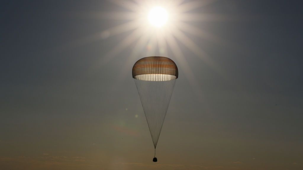 La cápsula Soyuz MS-03 que transporta la tripulación de la Estación Espacial Internacional (ISS)