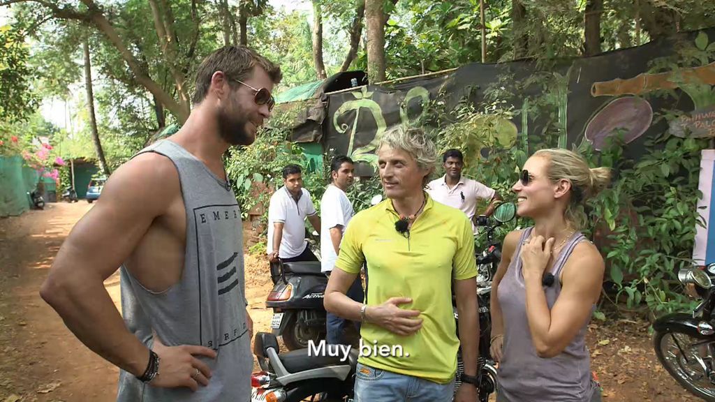 Elsa Pataky y Jesús Calleja cuentan con un acompañante muy especial en su aventura: ¡Chris Hemsworth!
