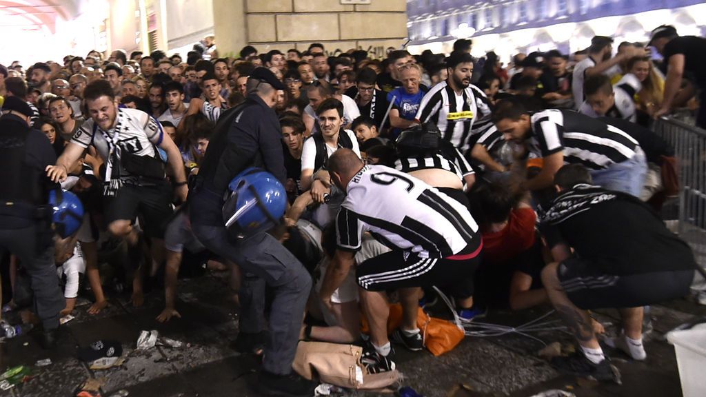 Ocho heridos graves y 1.500 afectados tras una estampida en Turín