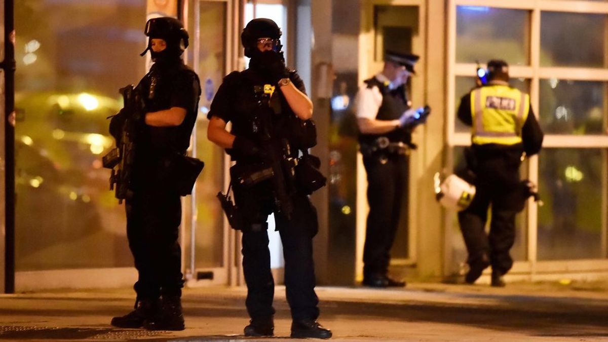 La Policía británica estima seis civiles y tres atacantes muertos en el atentado de Londres